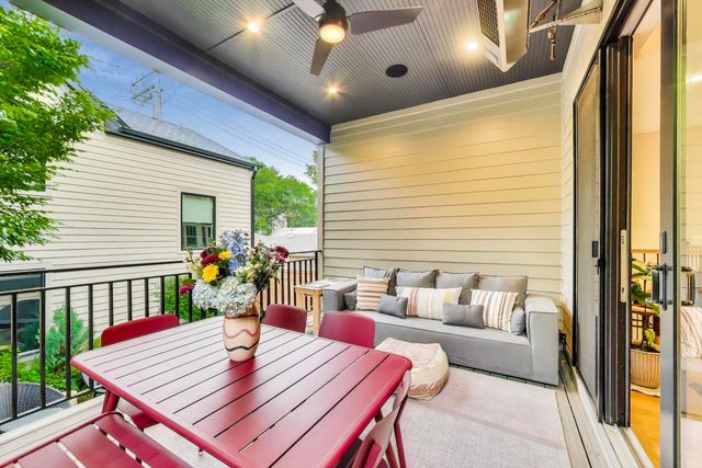 4320 N Winchester Avenue, Chicago, IL 60613