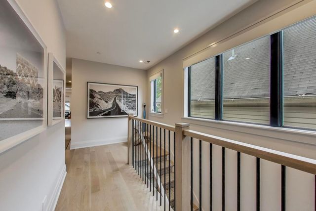 4320 N Winchester Avenue, Chicago, IL 60613