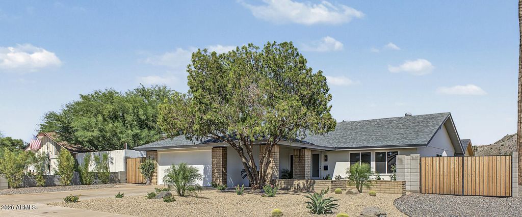 2610 E SYLVIA Street, Phoenix, AZ 85032 — photo 2