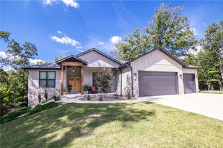 30 Exminster Lane, Bella Vista, AR 72714