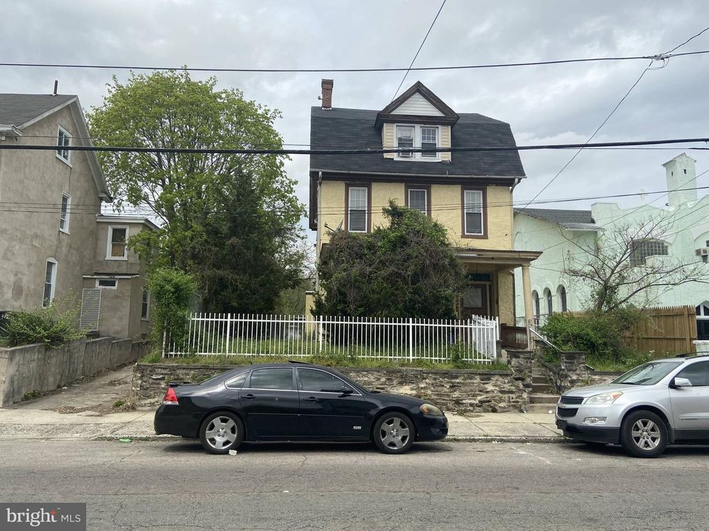 321-00 E PRICE ST, Philadelphia, PA 19144