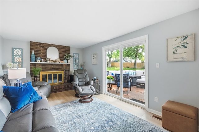 5320 Honeyleaf Way, Riverside, OH 45424