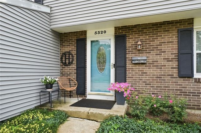 5320 Honeyleaf Way, Riverside, OH 45424