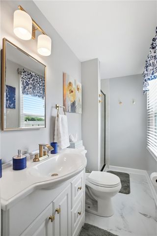 5320 Honeyleaf Way, Riverside, OH 45424