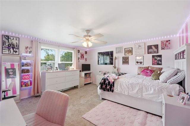 5320 Honeyleaf Way, Riverside, OH 45424