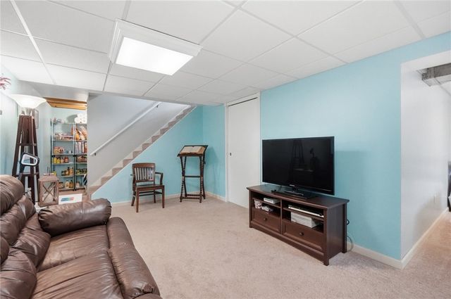 5320 Honeyleaf Way, Riverside, OH 45424