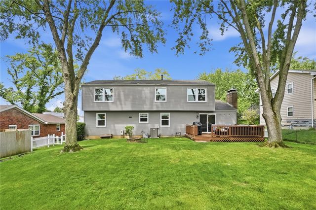 5320 Honeyleaf Way, Riverside, OH 45424