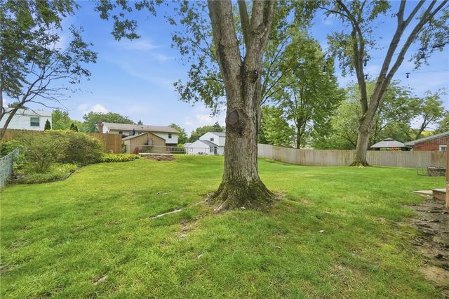 5320 Honeyleaf Way, Riverside, OH 45424