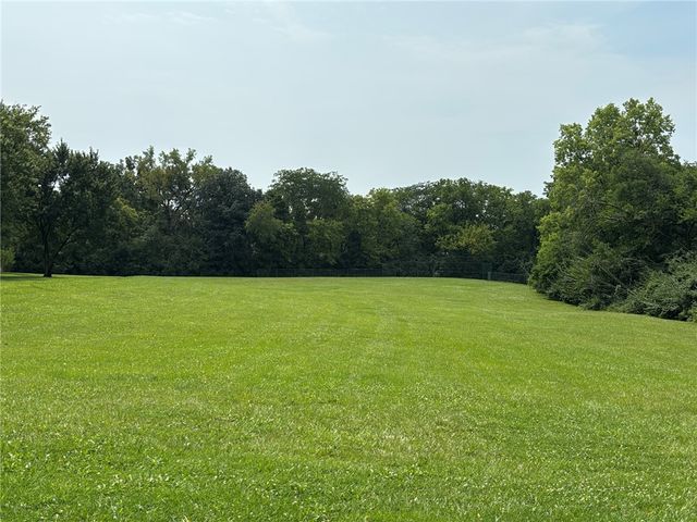 5320 Honeyleaf Way, Riverside, OH 45424
