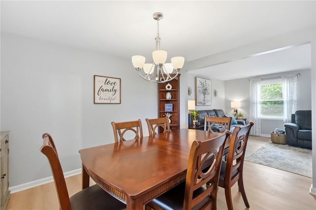 5320 Honeyleaf Way, Riverside, OH 45424