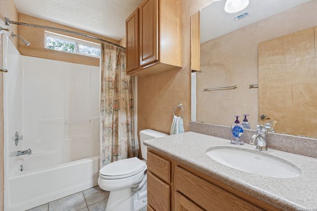 845 Gallagher Dr, Canyon Lake, TX 78133