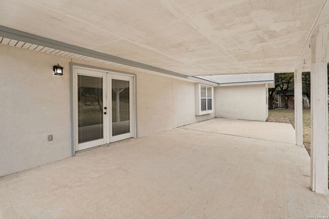 845 Gallagher Dr, Canyon Lake, TX 78133