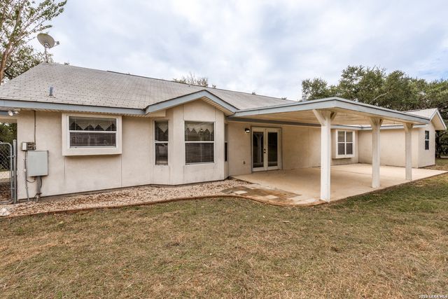 845 Gallagher Dr, Canyon Lake, TX 78133