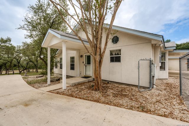845 Gallagher Dr, Canyon Lake, TX 78133