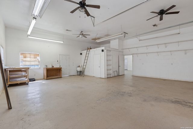 845 Gallagher Dr, Canyon Lake, TX 78133