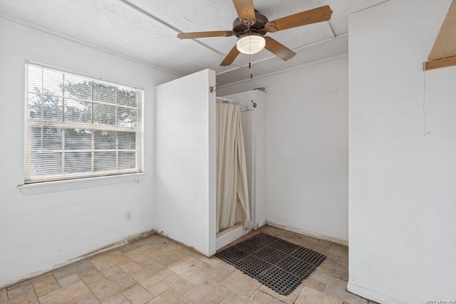 845 Gallagher Dr, Canyon Lake, TX 78133
