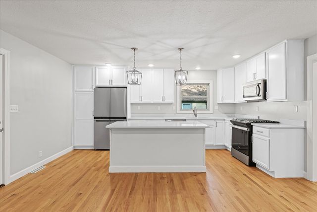 1101 Pin Oak Drive, Mahomet, IL 61853