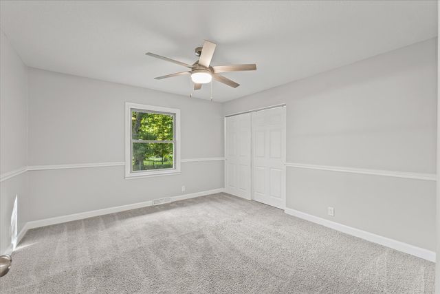 1101 Pin Oak Drive, Mahomet, IL 61853