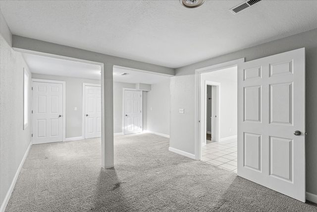 1101 Pin Oak Drive, Mahomet, IL 61853