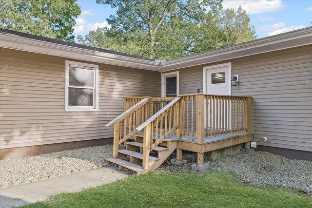 1101 Pin Oak Drive, Mahomet, IL 61853