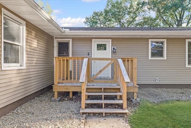 1101 Pin Oak Drive, Mahomet, IL 61853