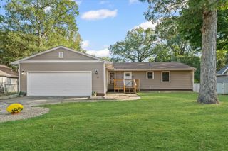1101 Pin Oak Drive, Mahomet, IL 61853