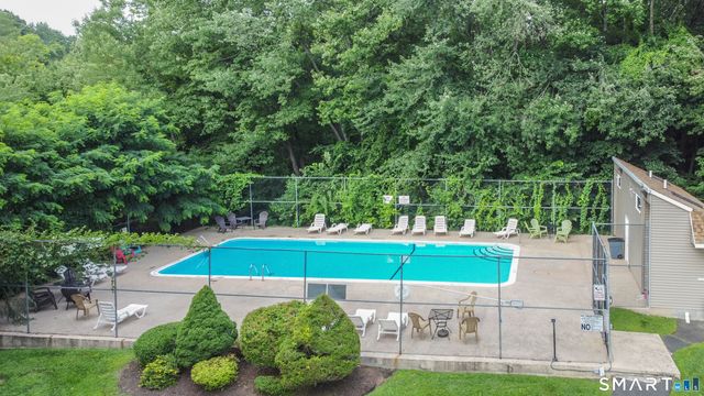 8 Rose Lane APT 18-9, Danbury, CT 06811
