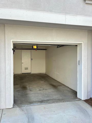 8597 Via Mallorca E, La Jolla, CA 92037