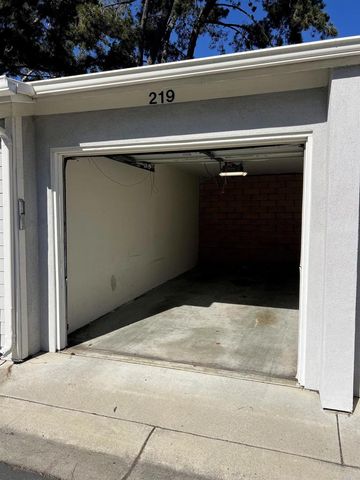 8597 Via Mallorca E, La Jolla, CA 92037