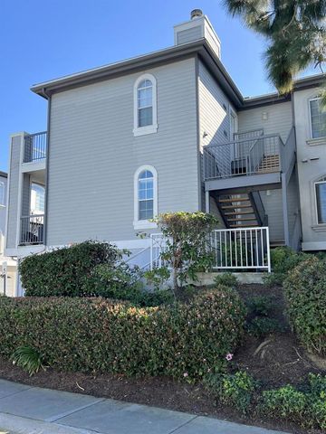 8597 Via Mallorca E, La Jolla, CA 92037