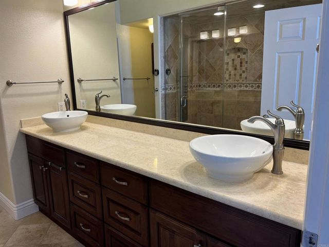 8597 Via Mallorca E, La Jolla, CA 92037