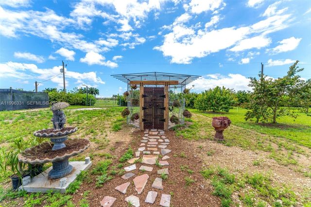 164XX SW 192 AVE, Miami, FL 33187