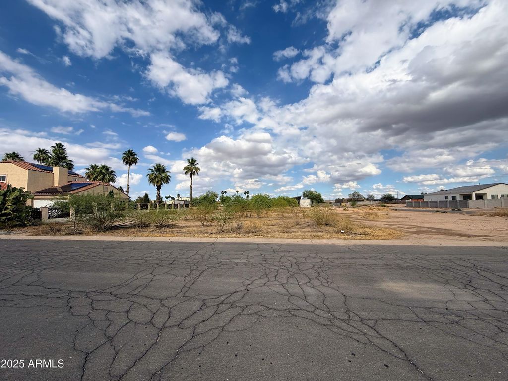 Image 3 of property listing at 15897 S HILO Circle 794, Arizona City, AZ 85123