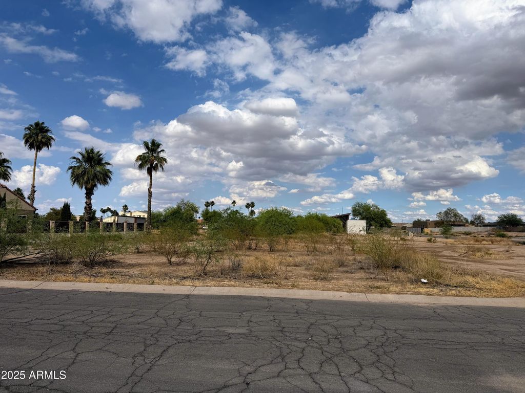 Image 4 of property listing at 15897 S HILO Circle 794, Arizona City, AZ 85123