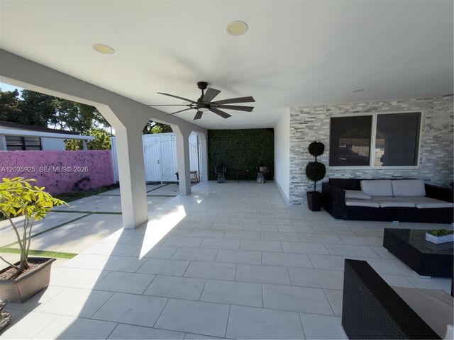 224 E 42nd St, Hialeah, FL 33013