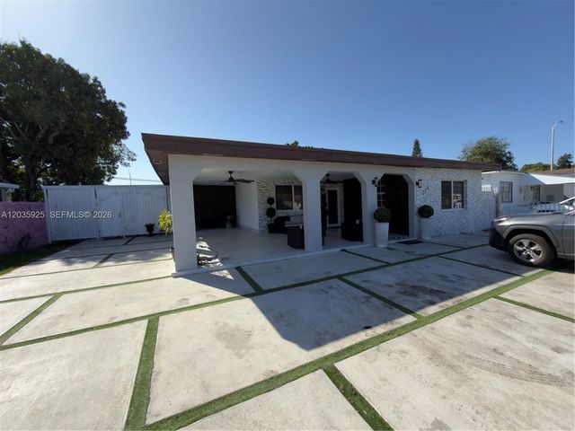 224 E 42nd St, Hialeah, FL 33013