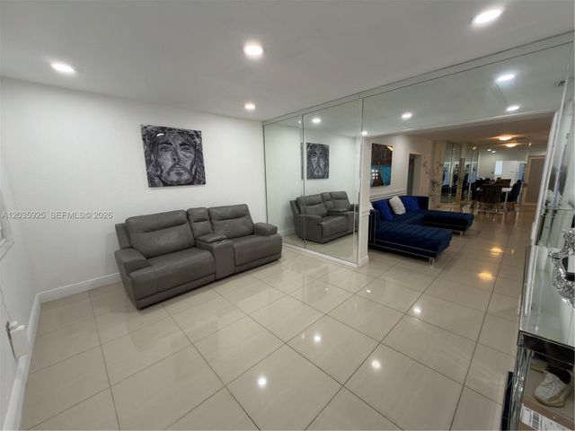 224 E 42nd St, Hialeah, FL 33013