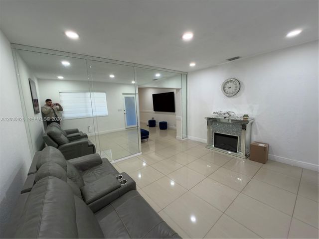 224 E 42nd St, Hialeah, FL 33013