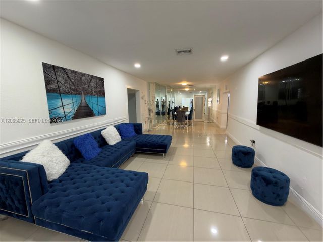 224 E 42nd St, Hialeah, FL 33013