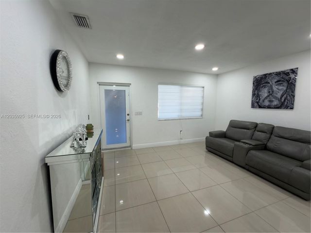 224 E 42nd St, Hialeah, FL 33013