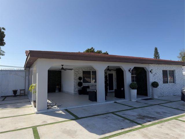 224 E 42nd St, Hialeah, FL 33013