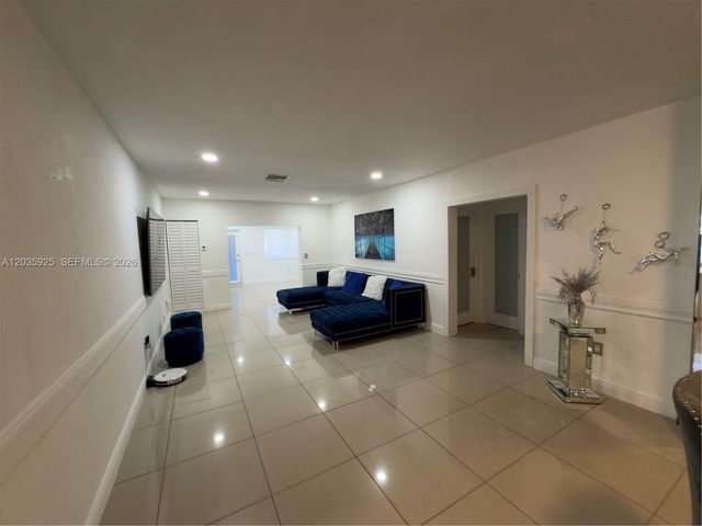 224 E 42nd St, Hialeah, FL 33013
