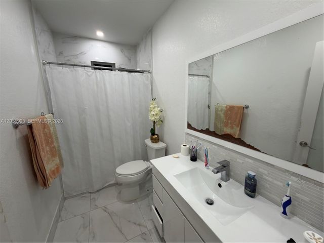 224 E 42nd St, Hialeah, FL 33013