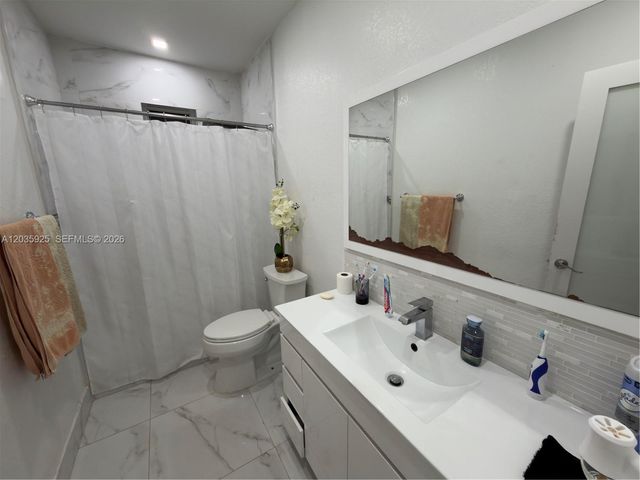 224 E 42nd St, Hialeah, FL 33013