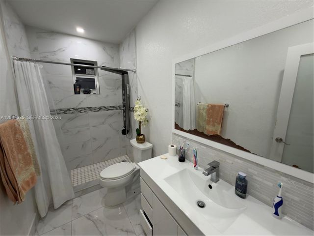 224 E 42nd St, Hialeah, FL 33013