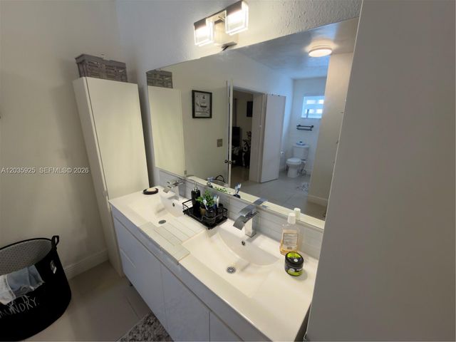 224 E 42nd St, Hialeah, FL 33013