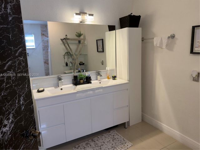 224 E 42nd St, Hialeah, FL 33013