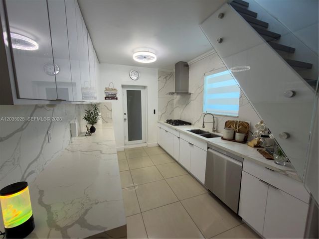224 E 42nd St, Hialeah, FL 33013