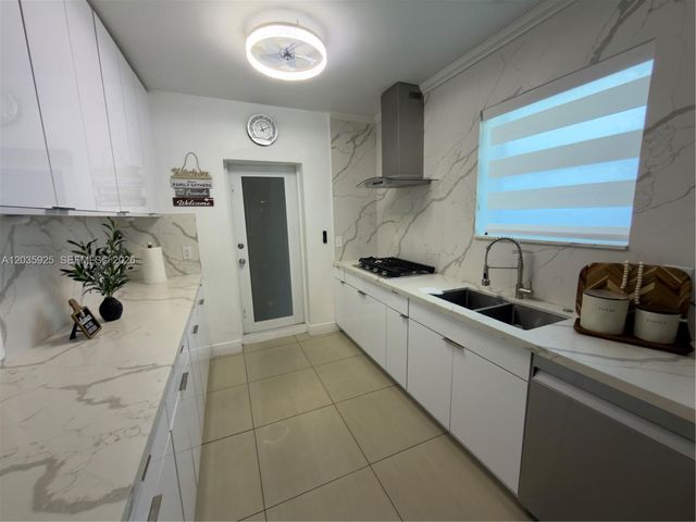 224 E 42nd St, Hialeah, FL 33013