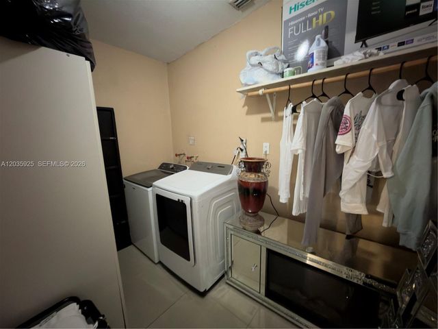 224 E 42nd St, Hialeah, FL 33013